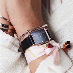 🌹🌷 Rosefield wrist scarf 🌷🌹